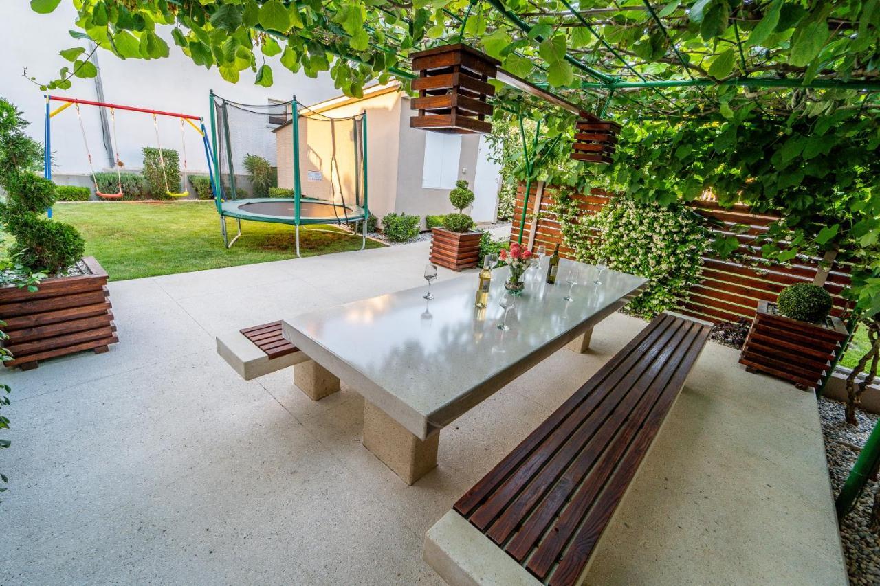 Apartment Suncica Pula Luaran gambar