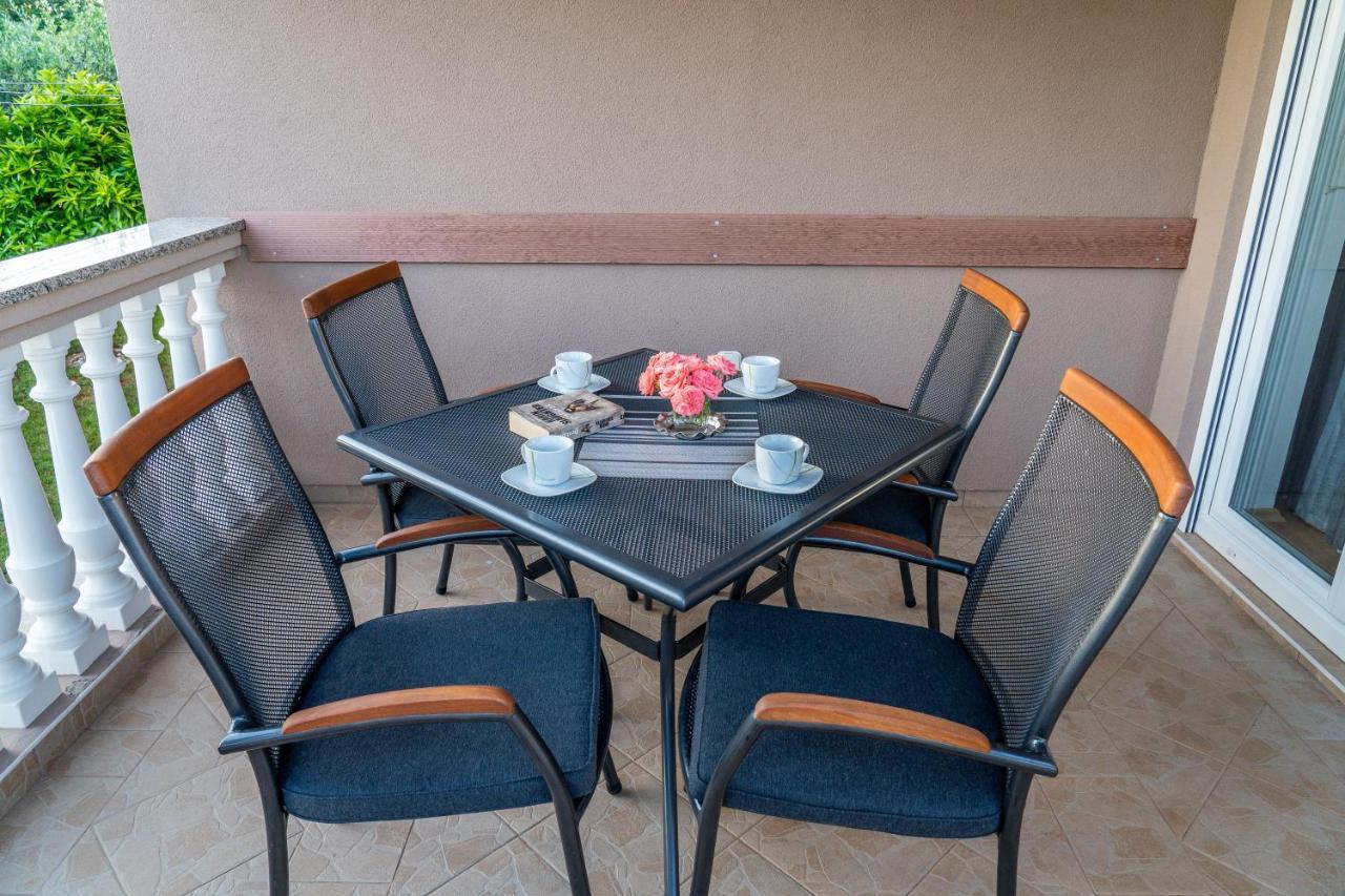 Apartment Suncica Pula Luaran gambar