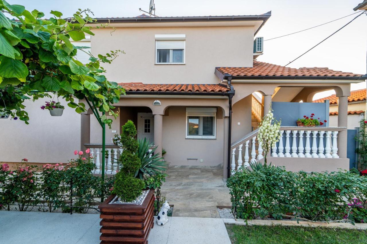 Apartment Suncica Pula Luaran gambar