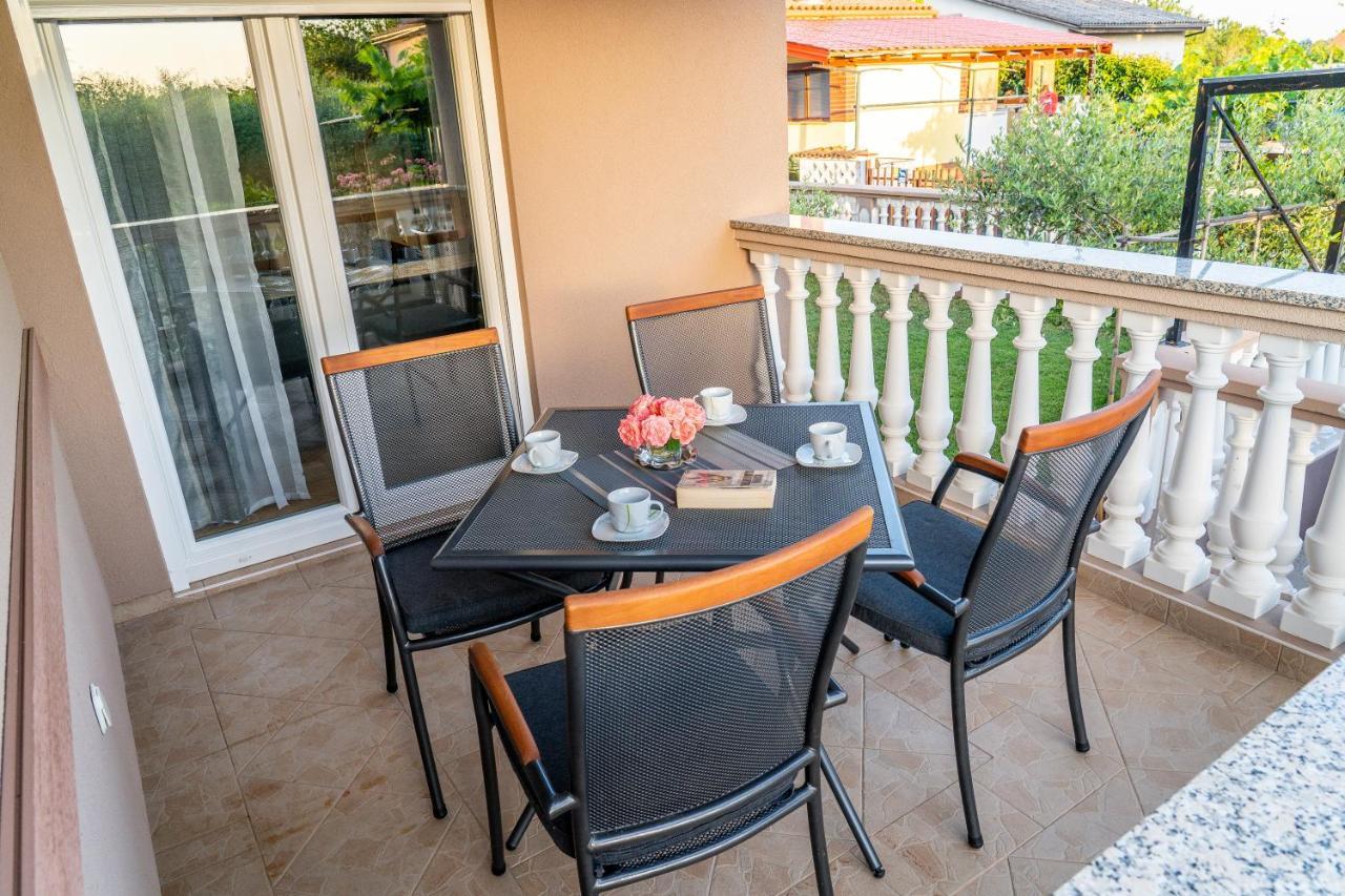 Apartment Suncica Pula Luaran gambar