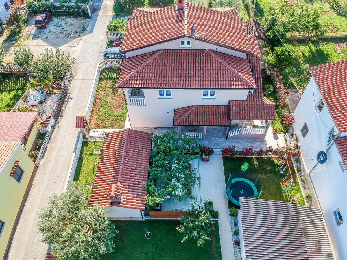 Apartment Suncica Pula Luaran gambar