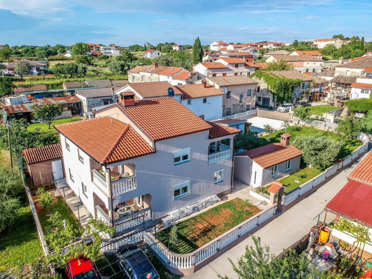 Apartment Suncica Pula Luaran gambar