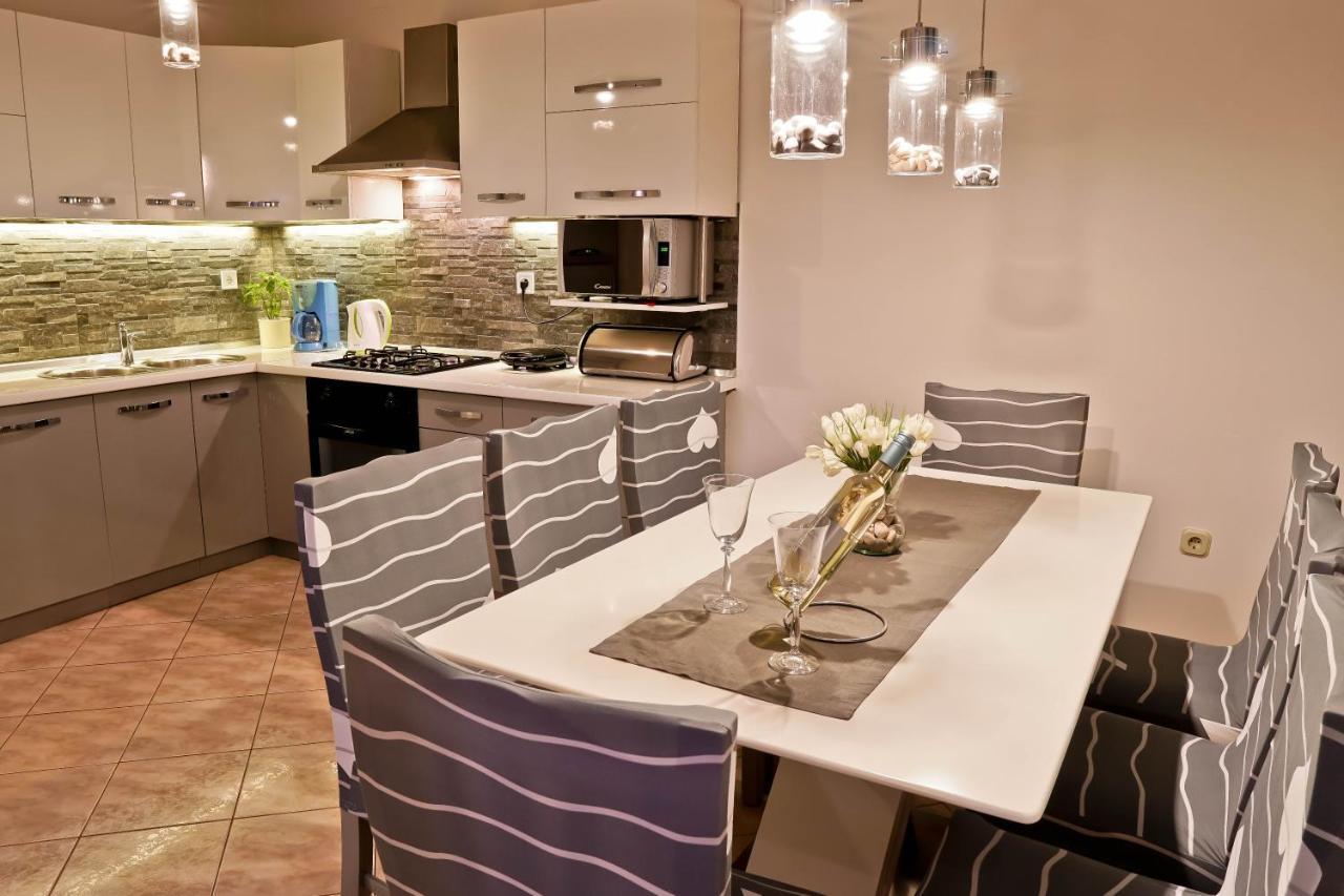 Apartment Suncica Pula Luaran gambar