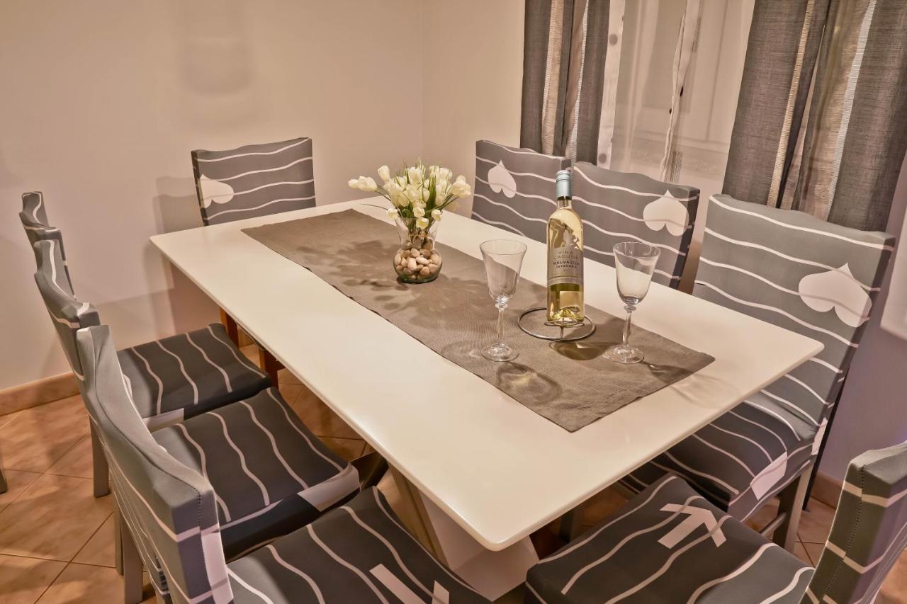 Apartment Suncica Pula Luaran gambar