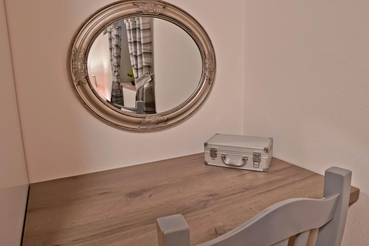 Apartment Suncica Pula Luaran gambar
