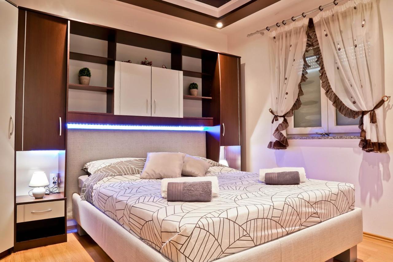 Apartment Suncica Pula Luaran gambar