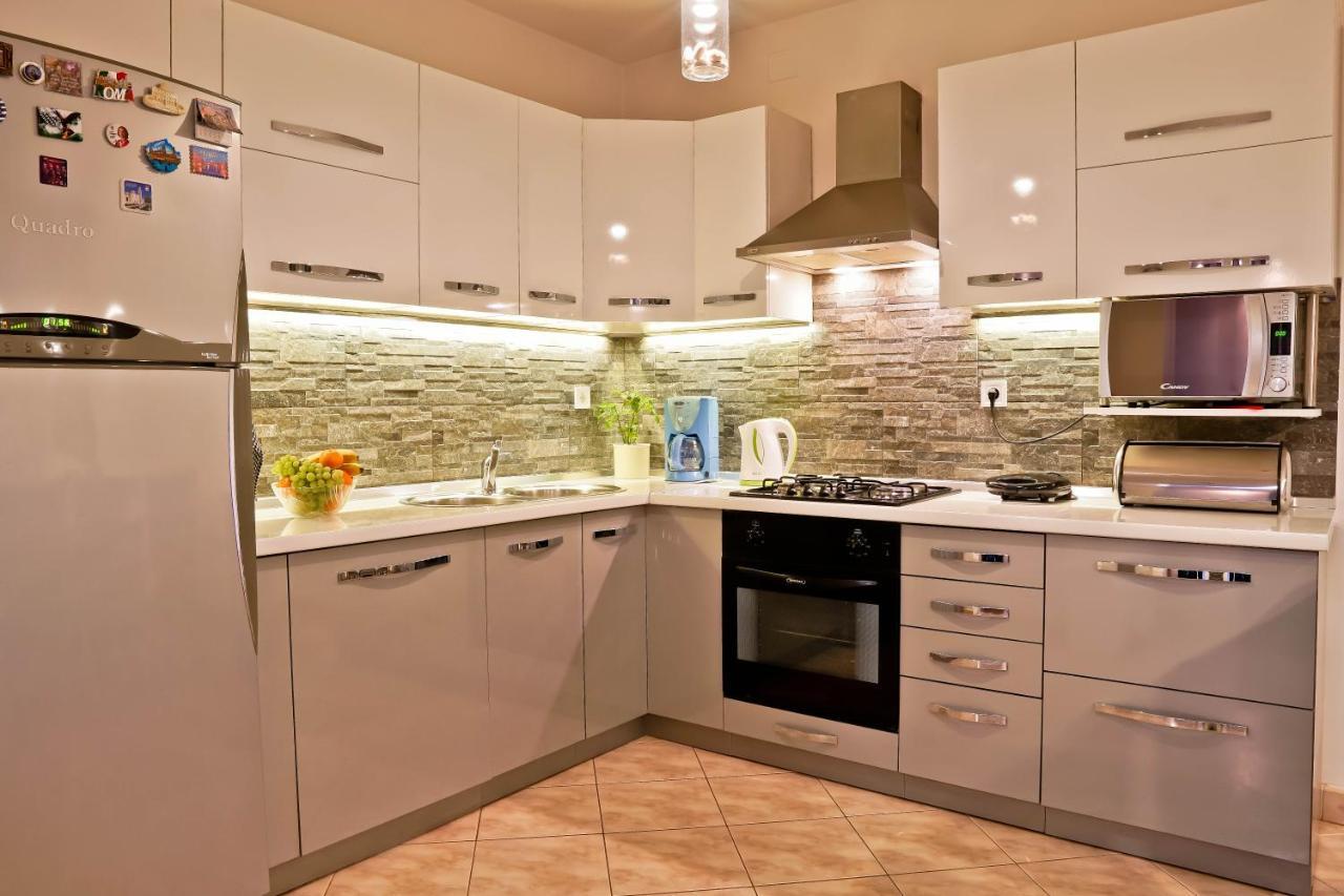 Apartment Suncica Pula Luaran gambar